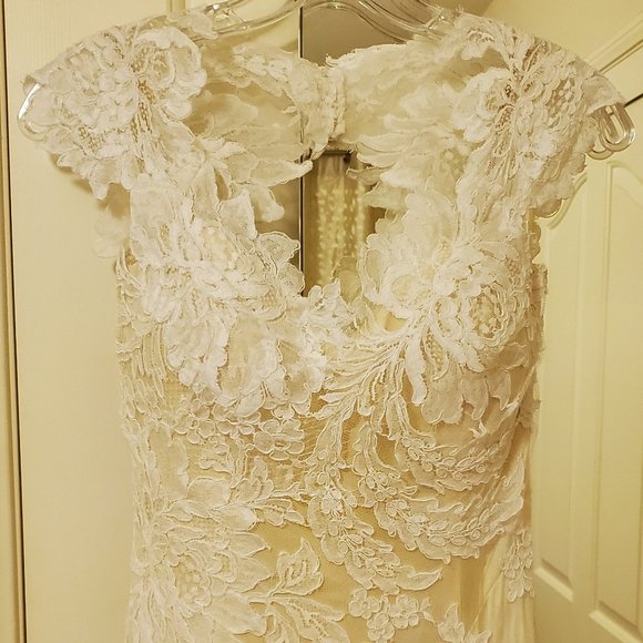 Anna Maier - Ulla Maija Coutour Lace Trumpet Wedding dress - Picture 5 of 16